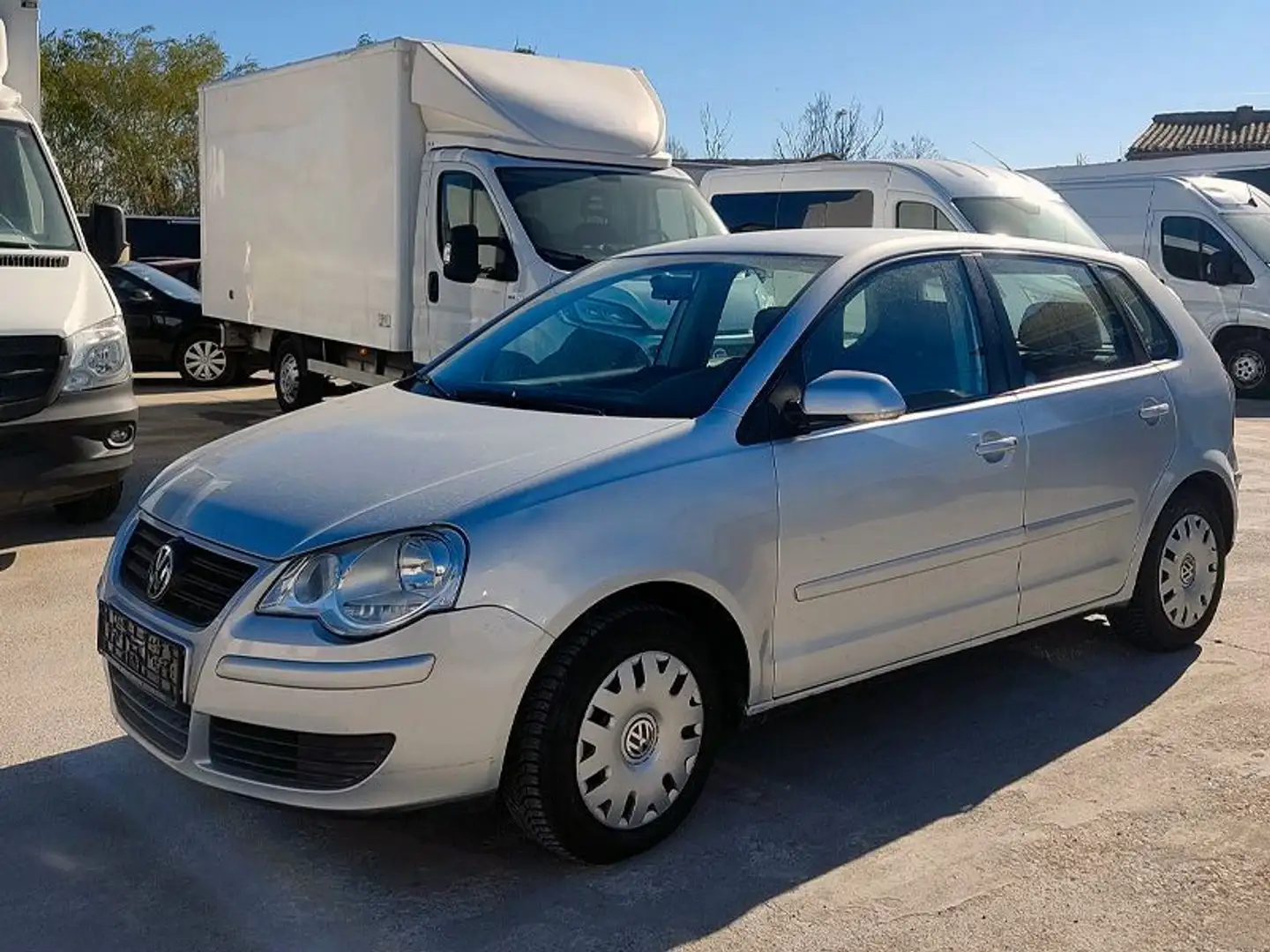 Volkswagen Polo 1.4 Advance 80 Gris - 1