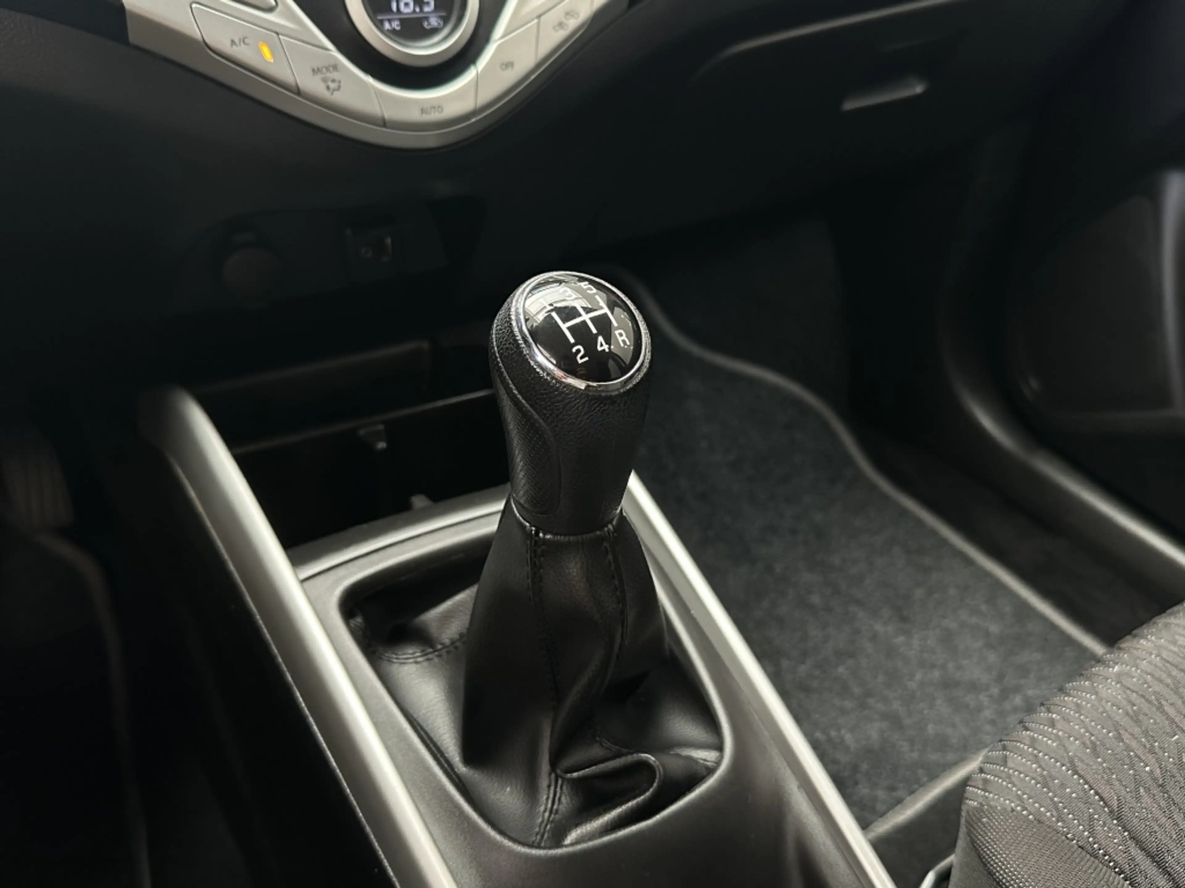 Suzuki Baleno 1.0 Boosterjet High Executive [ CLIMA I APPLE CARP — photo 17