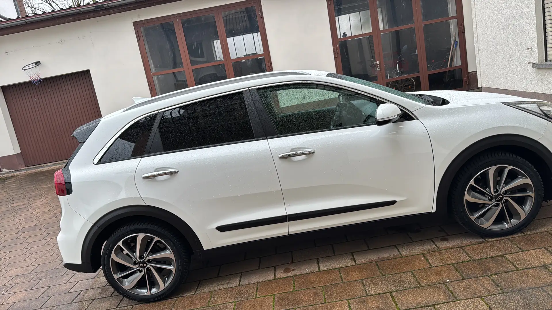 Kia Niro Niro 1.6 GDI 2WD Aut. Spirit Weiß - 1