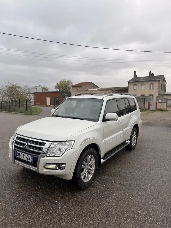 Mitsubishi Pajero 2017 из Европы — купить под ключ
