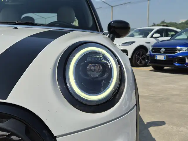 Mini Cooper Cooper view 10