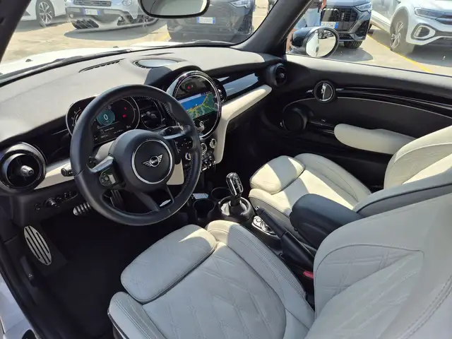 Mini Cooper Cooper view 9