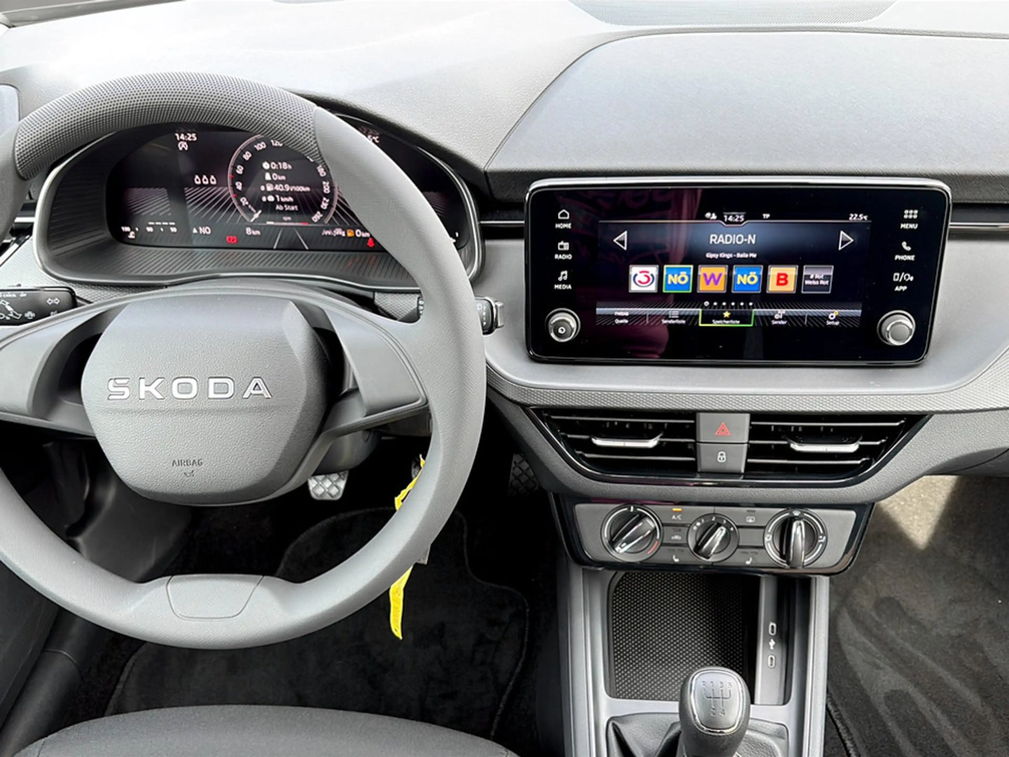 Skoda Kamiq Essence TSI — photo 12