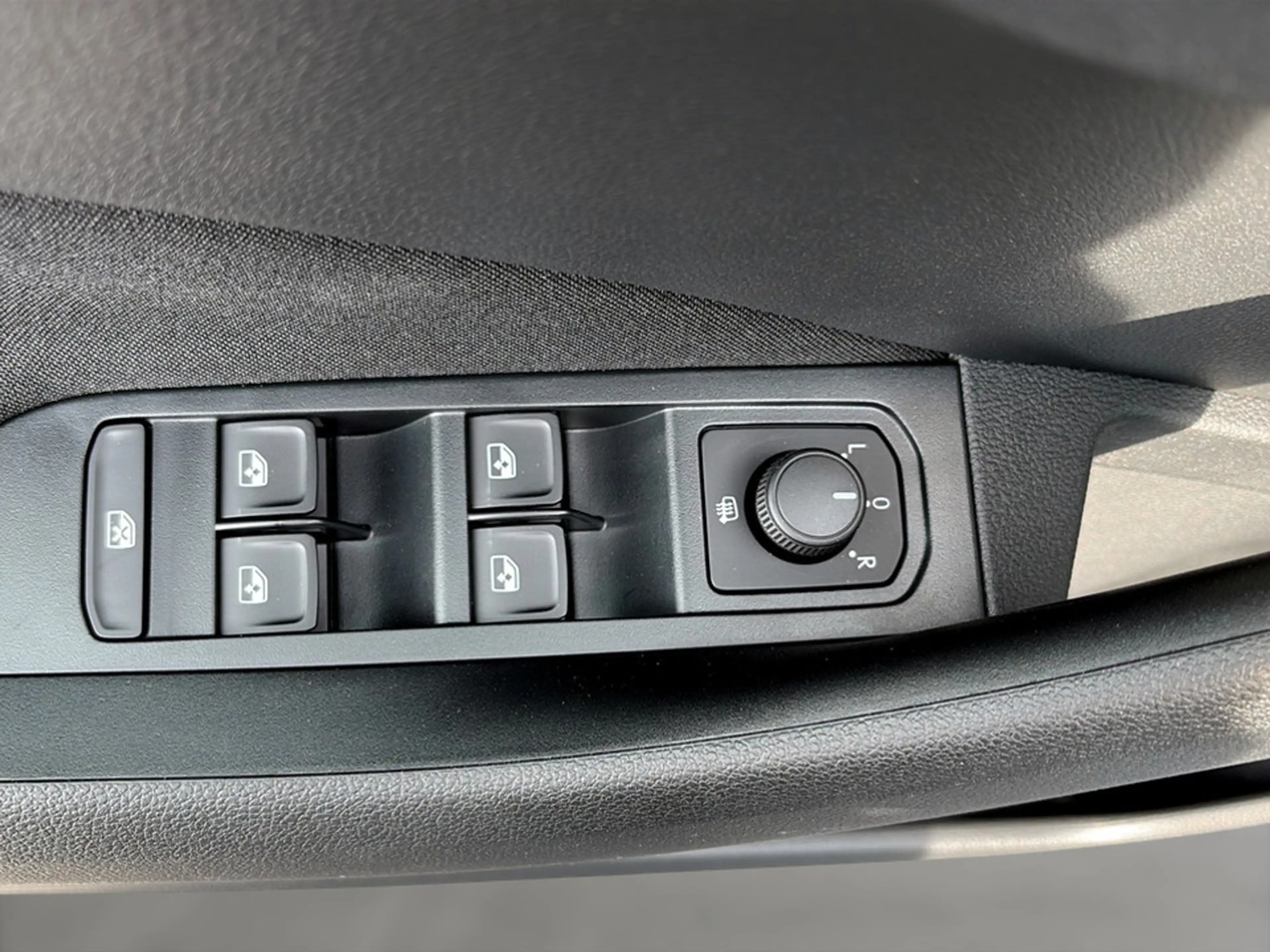 Skoda Kamiq Essence TSI — photo 15