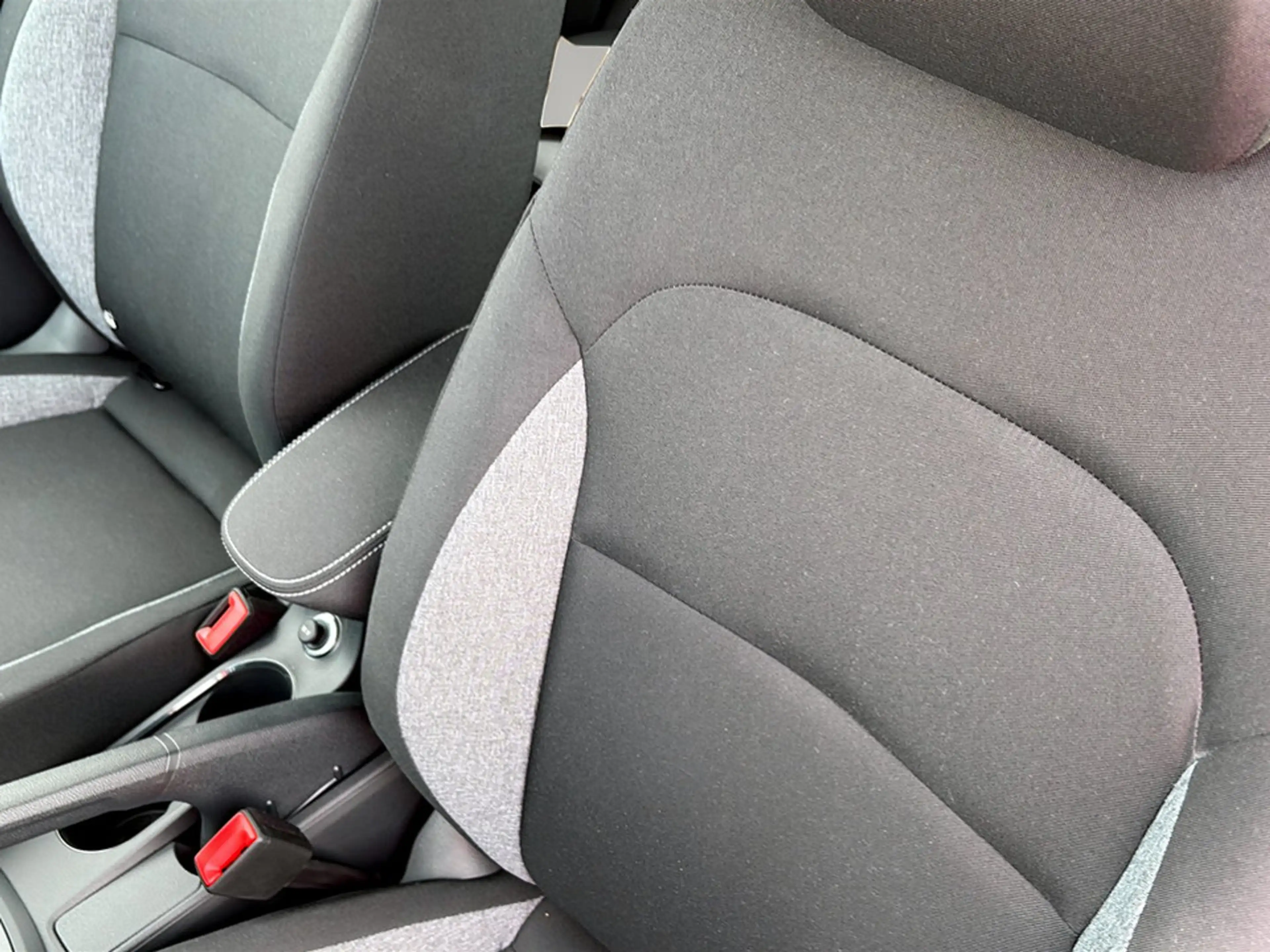 Skoda Kamiq Essence TSI — photo 8