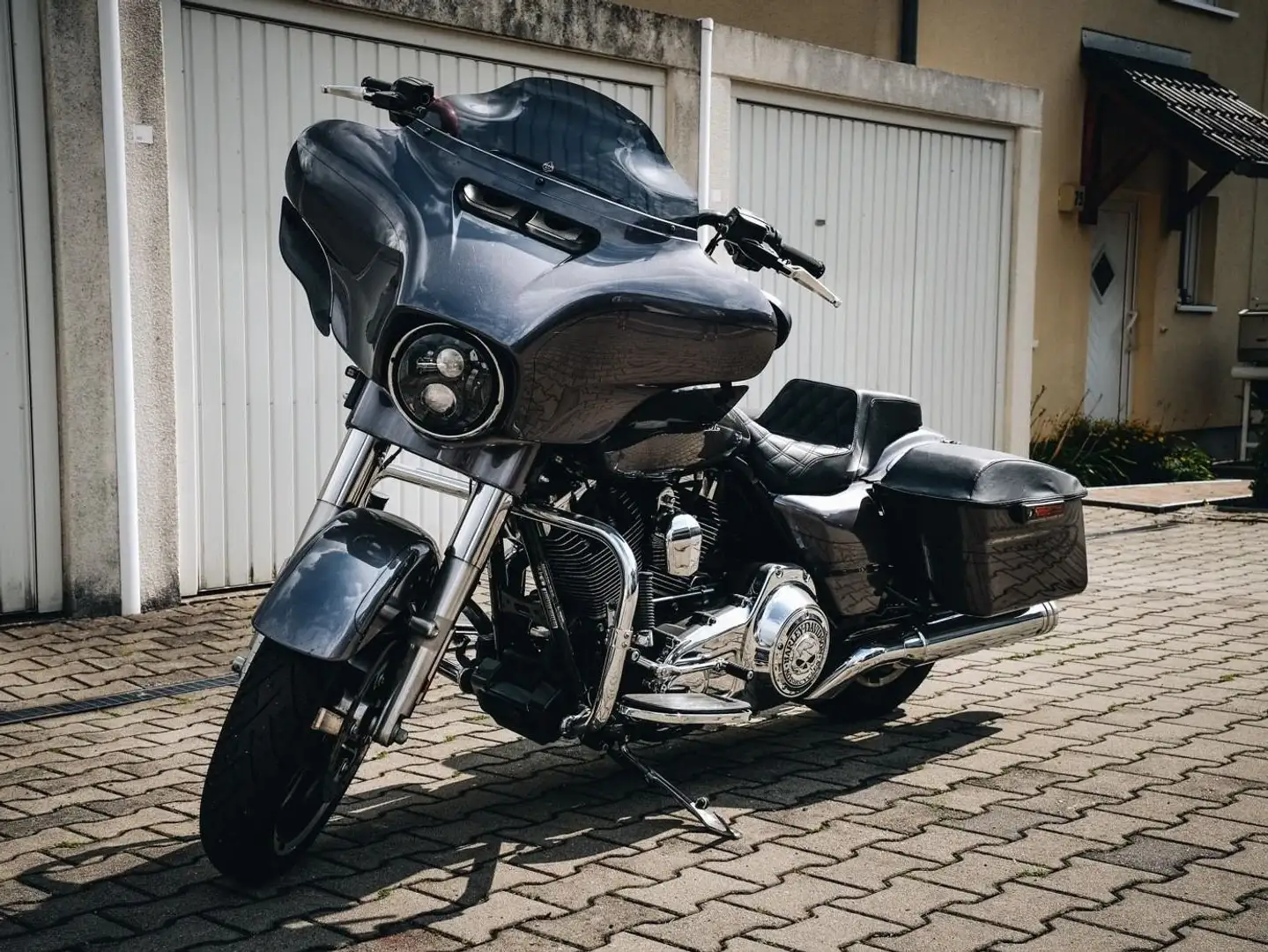 Harley-Davidson Street Glide Special | FLHXS Šedá - 1