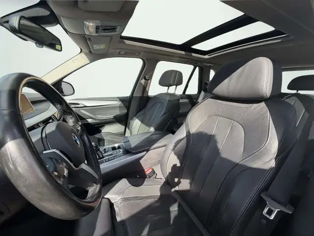 BMW X5 view 5