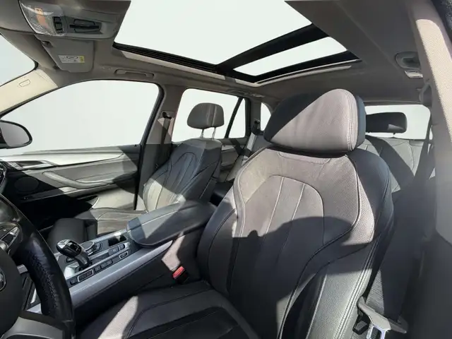 BMW X5 view 8