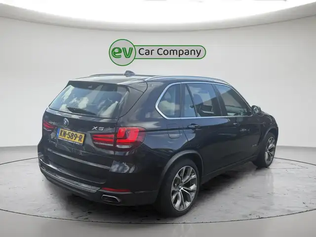 BMW X5 view 4