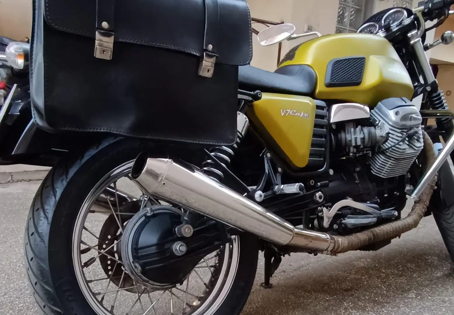 Moto Guzzi V 7 Café Classic Oro - 1