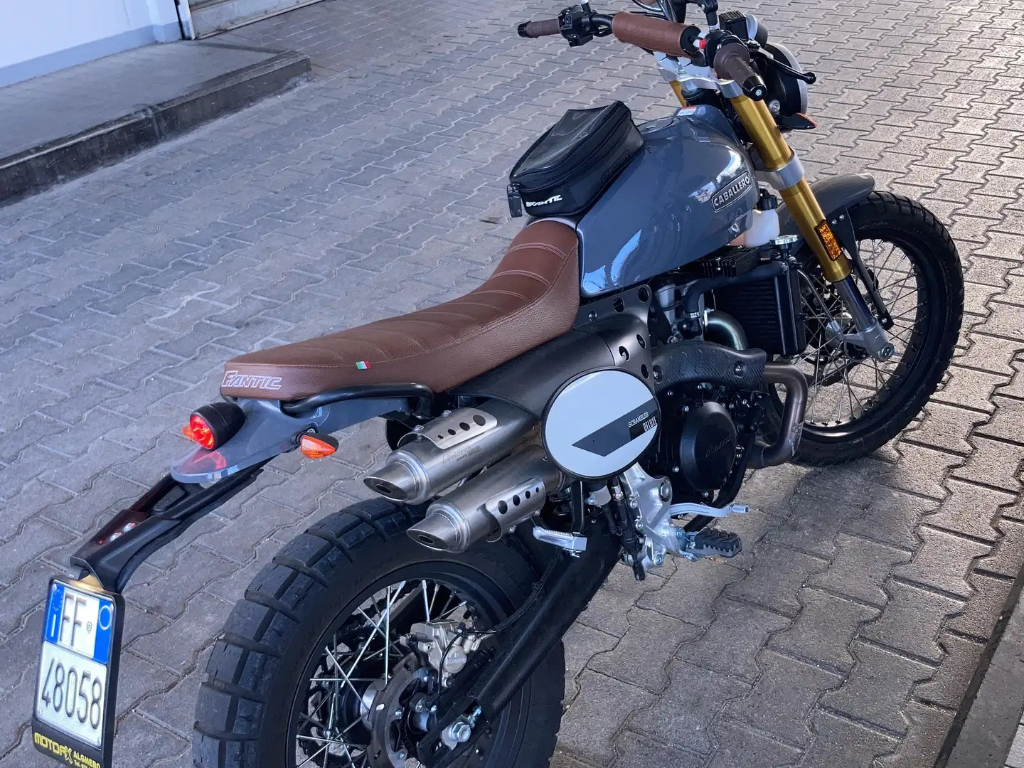 Fantic Caballero 500 Deluxe Šedá - 1