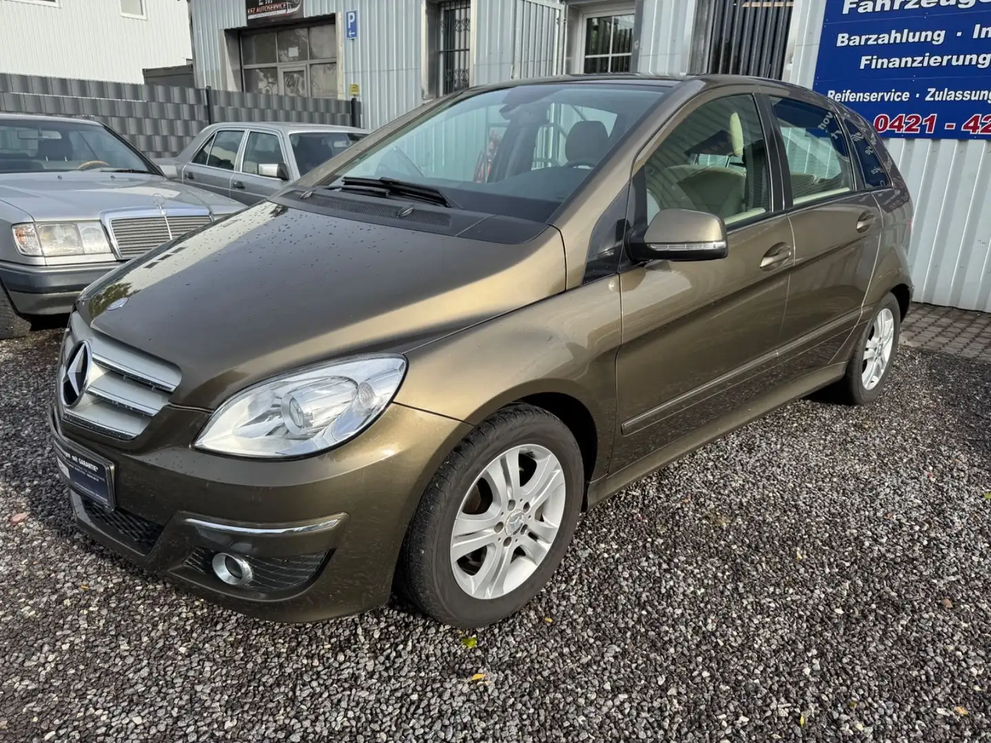 Mercedes-Benz B 200 B -Klasse B 200 Automatikgetriebe Garantie Braun - 1