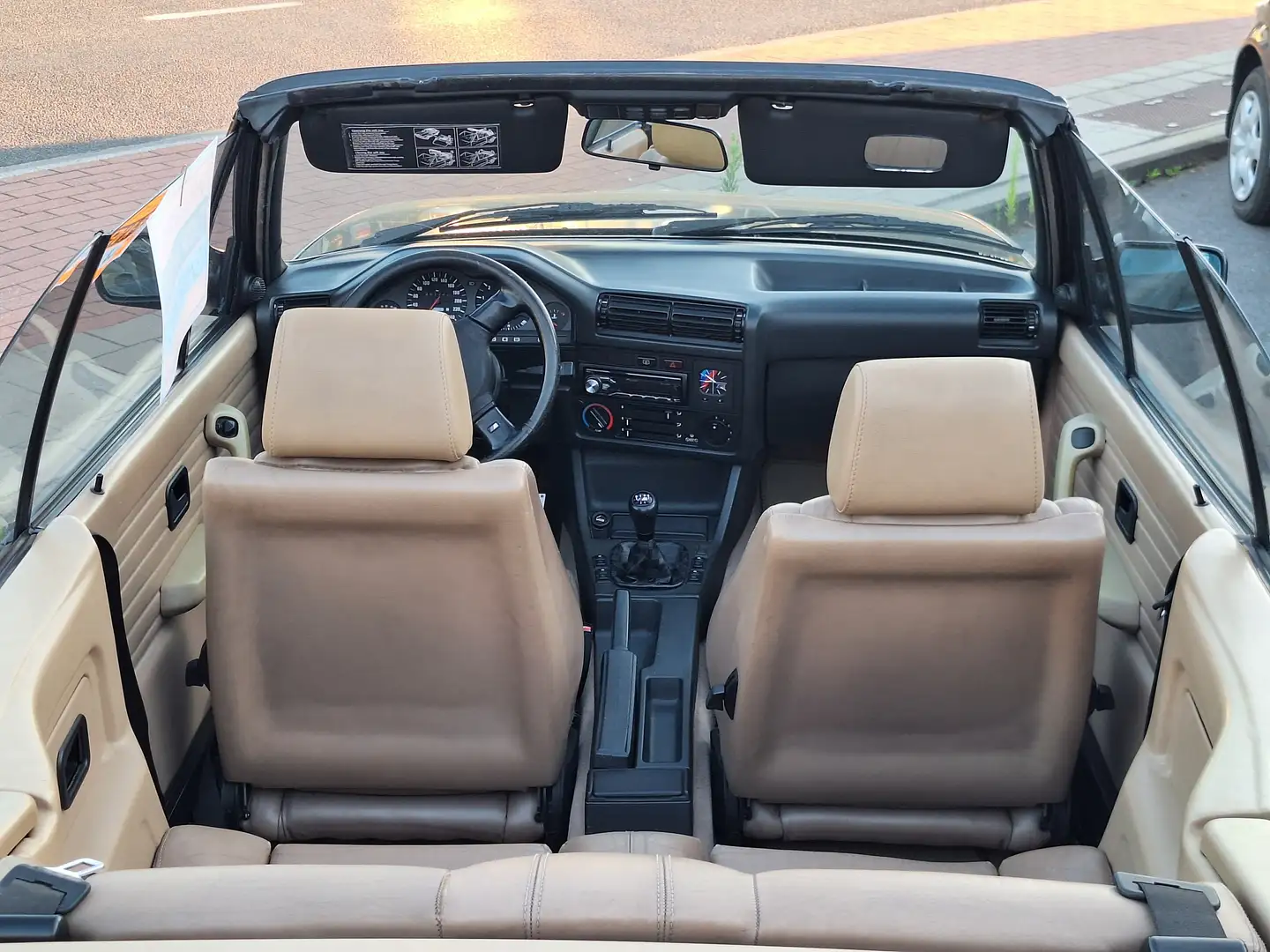 BMW 325 325i Noir - 2