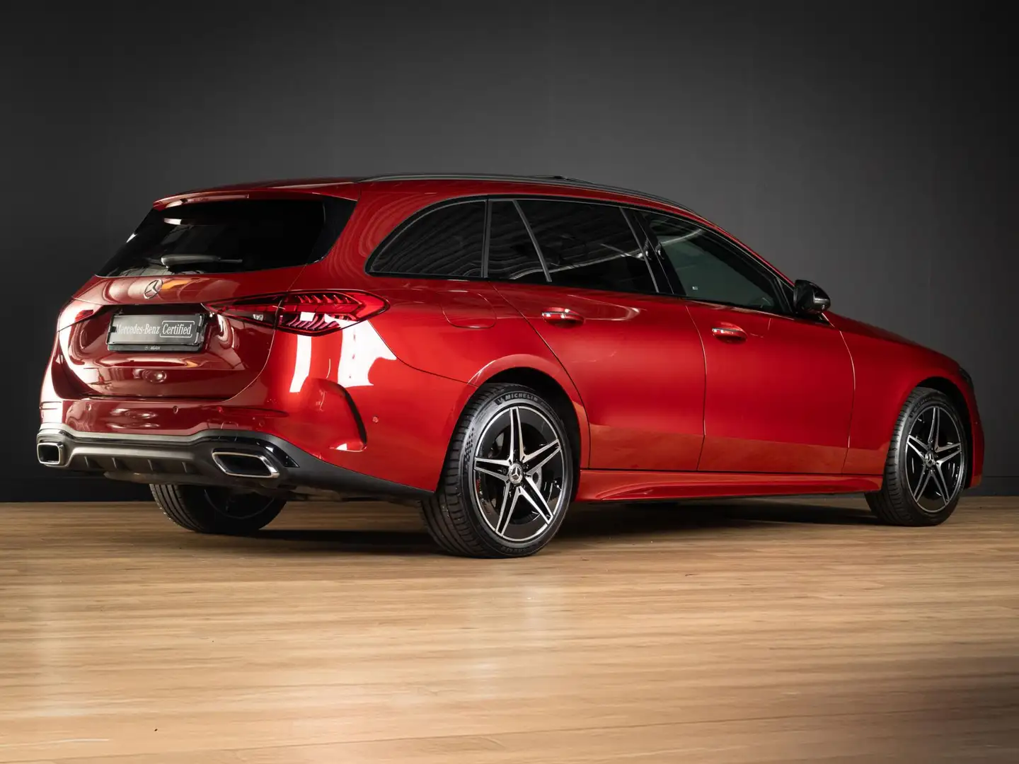 Mercedes-Benz C 300 Estate e AMG Line Panorama dak Rood - 2