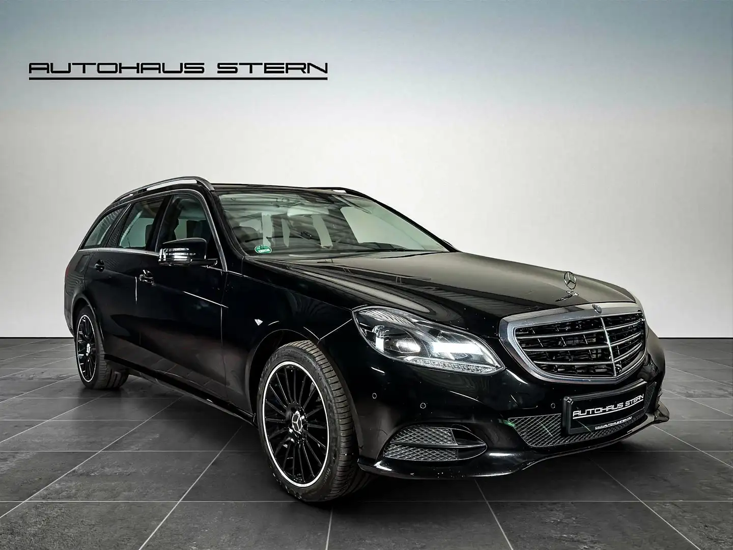 Mercedes-Benz E 250 T-Modell*360° Kamera*LED*NAVI*Sitzheizung* Noir - 1