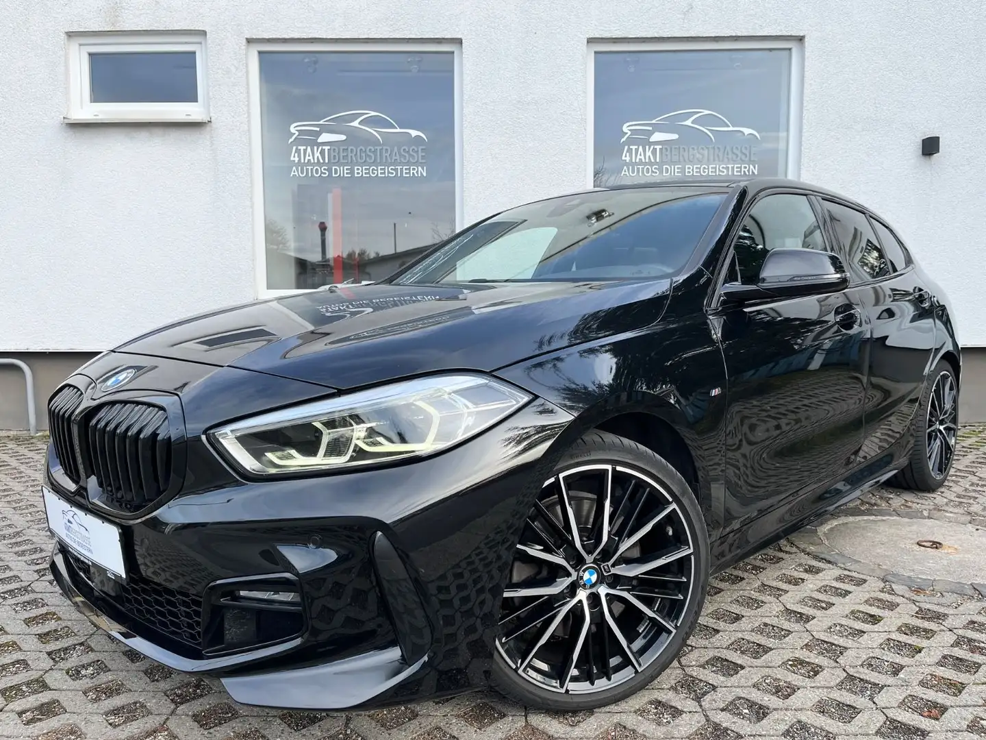 BMW 120 d xDrive AUT M-Paket LiveCockpitPro LED 19" Černá - 2