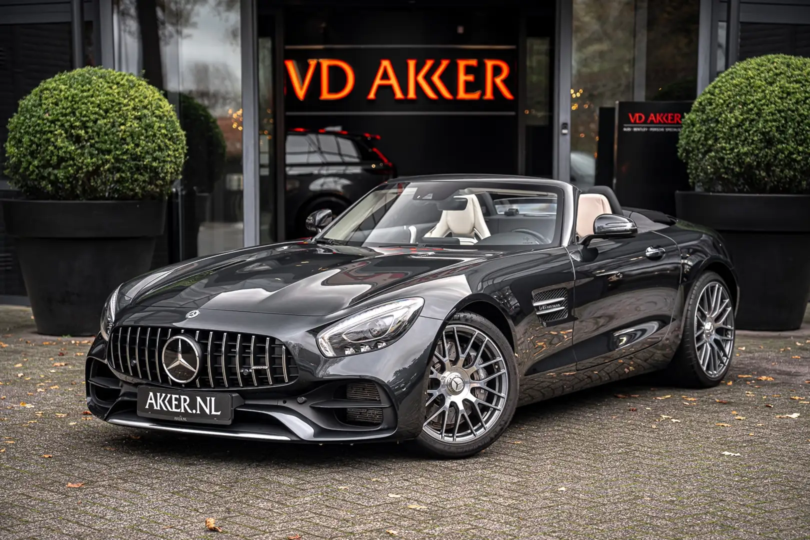 Mercedes-Benz AMG GT Roadster 476 pk | Burmester | MANUFAKTUR lak | Sto Gris - 1