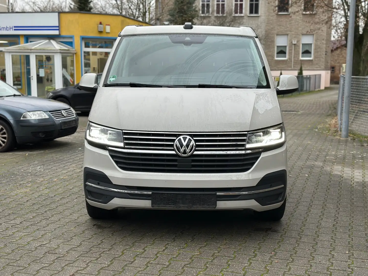 Volkswagen T6.1 California Beach Camper/DSG/Navi/LED Grau - 1