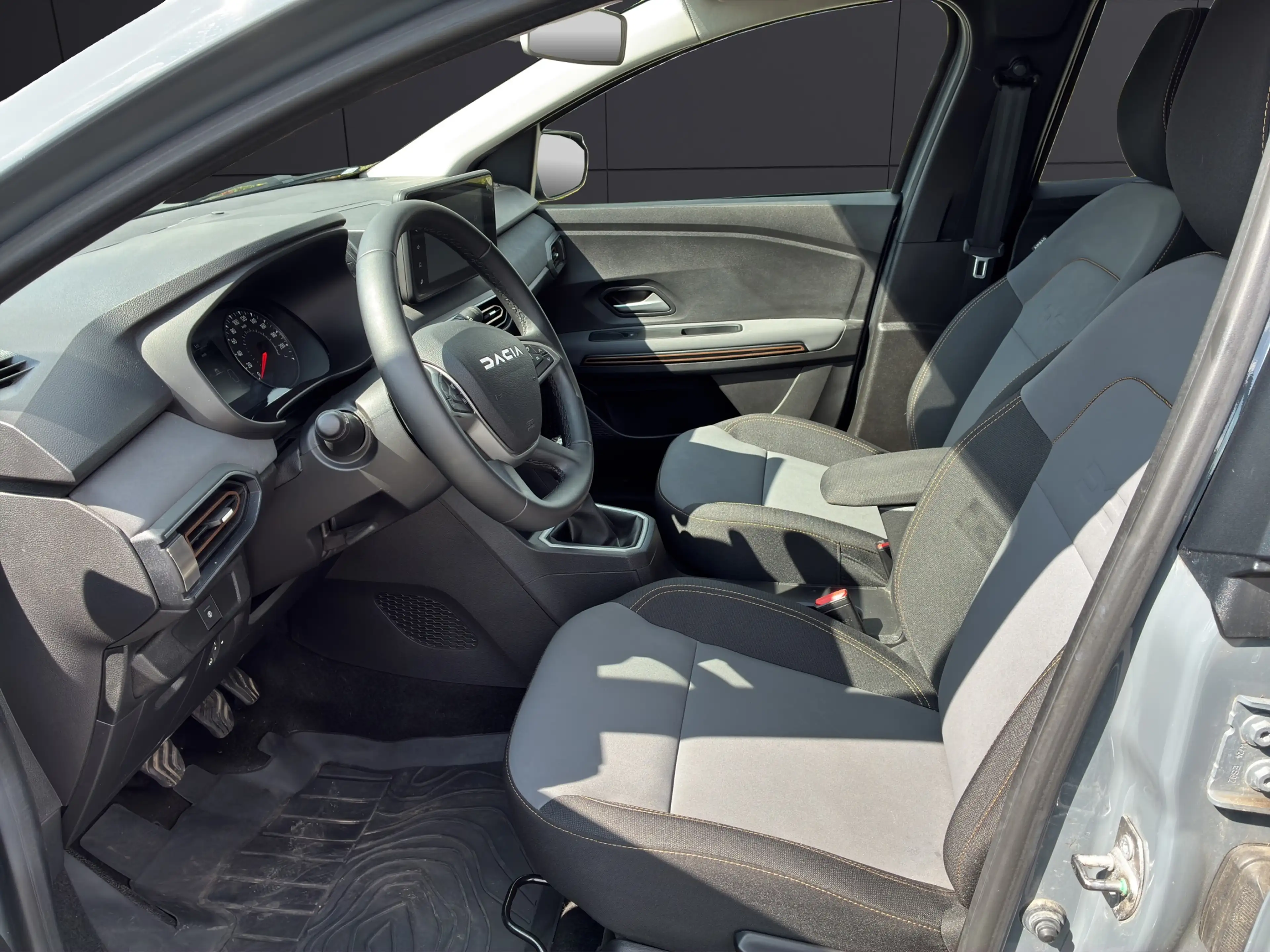 Dacia Jogger 1.0 TCe 110 Extreme+  *Klimaautomatik*PDC* — photo 9