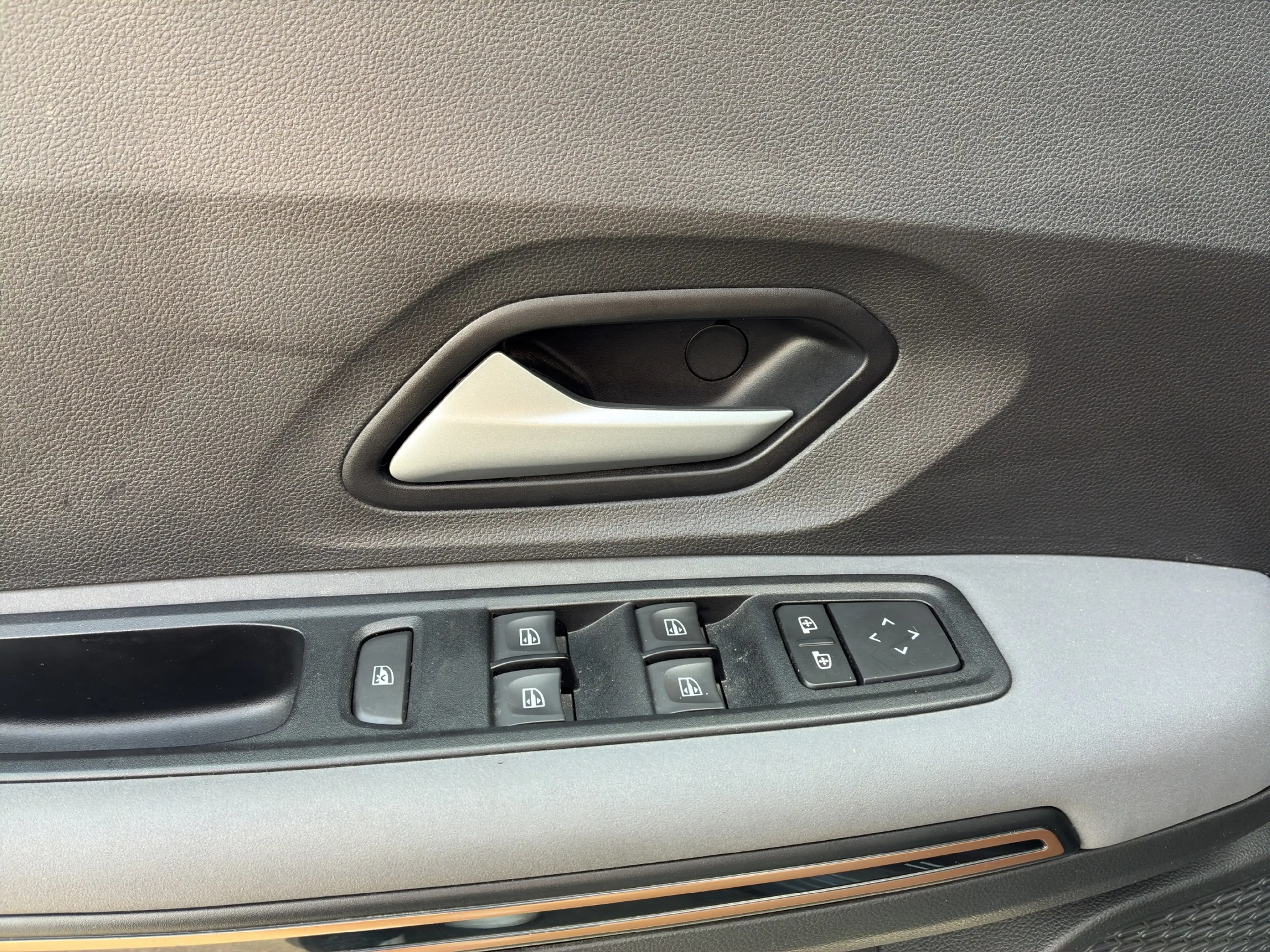 Dacia Jogger 1.0 TCe 110 Extreme+  *Klimaautomatik*PDC* — photo 12