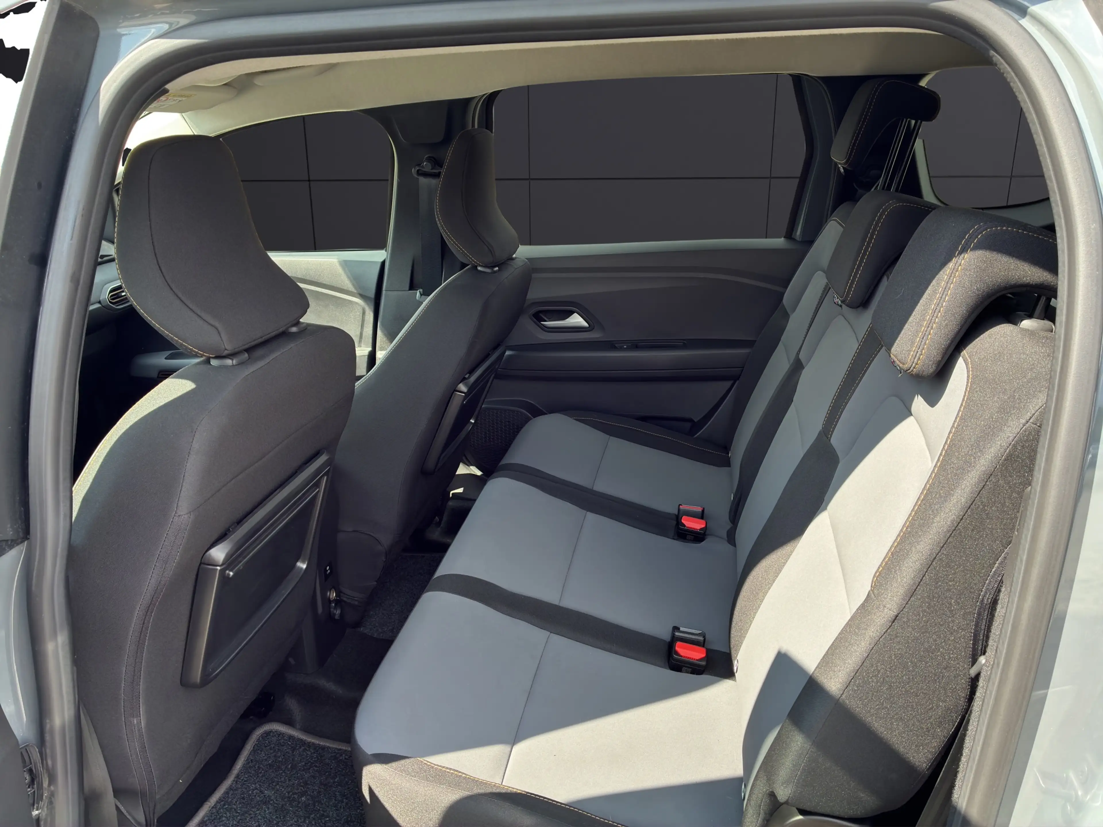 Dacia Jogger 1.0 TCe 110 Extreme+  *Klimaautomatik*PDC* — photo 13