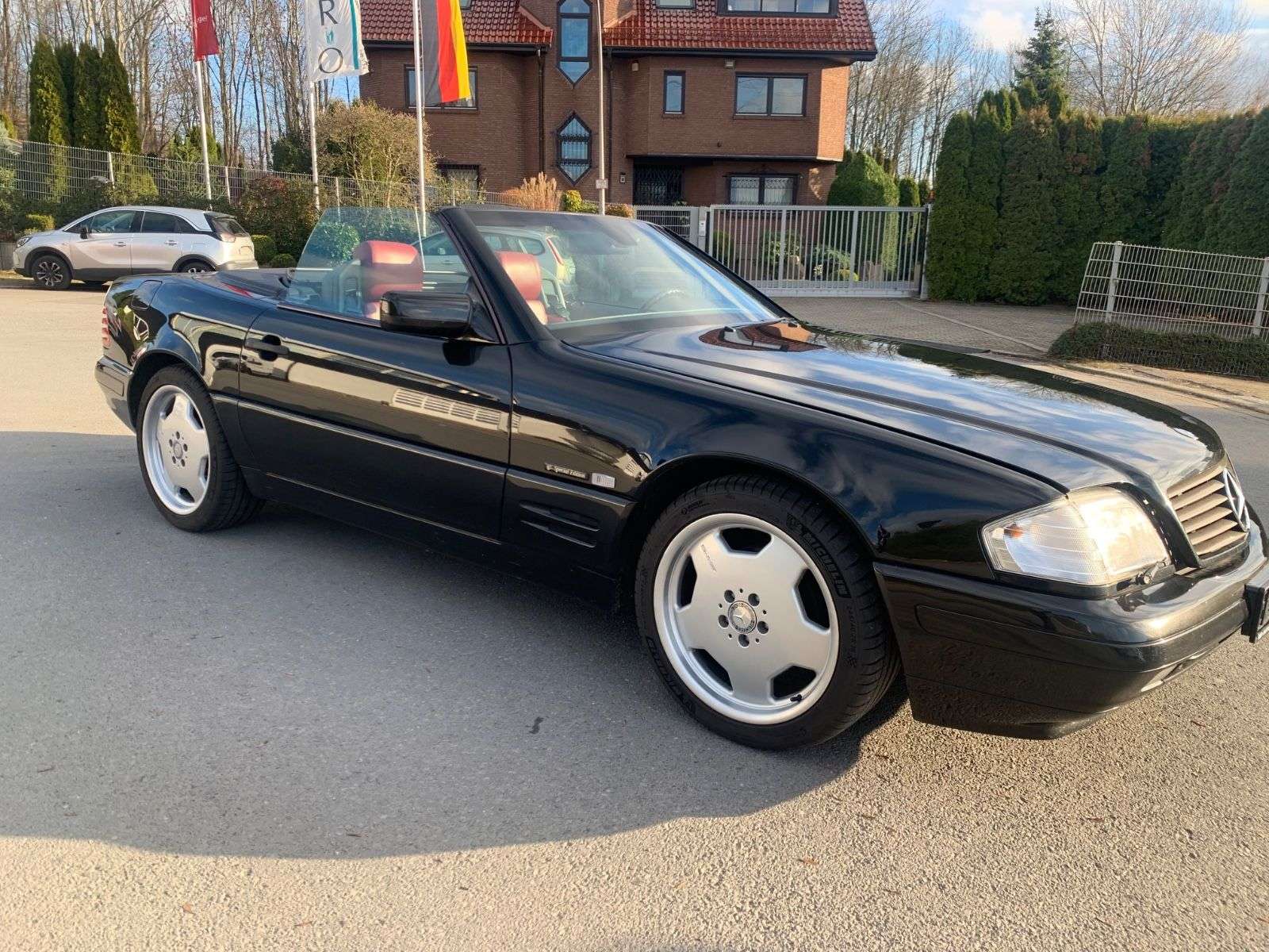 Second hand Mercedes Benz Sl-Class 320