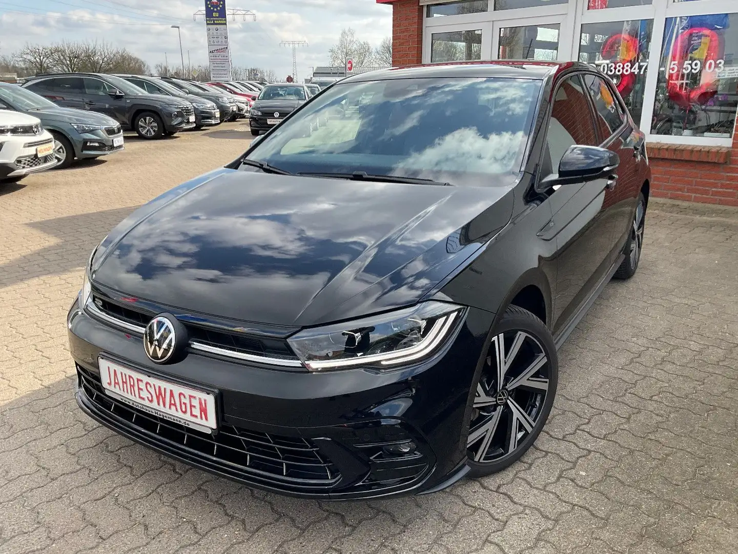 Volkswagen Polo VI R-LineDSG*Kamera*SHZ*Navi*APP*LED*Allwet Noir - 1