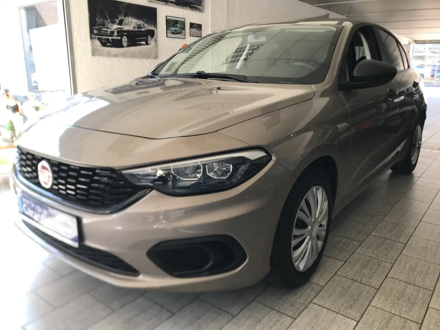 Fiat Tipo 1.4 16V HATCHBACK *STREET* Gris - 1