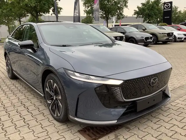 Mazda Mazda6e