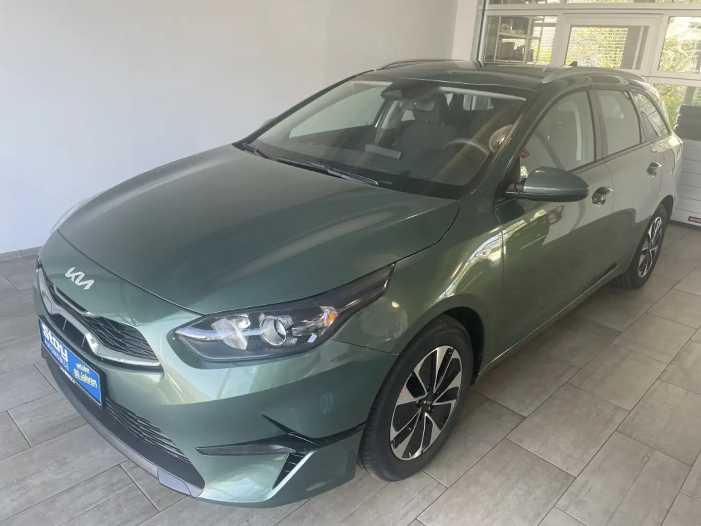 Kia Ceed SW / cee'd SW MJ25 1.5 T-GDI DCT Navi Kamera SHZ PDC Grün - 1