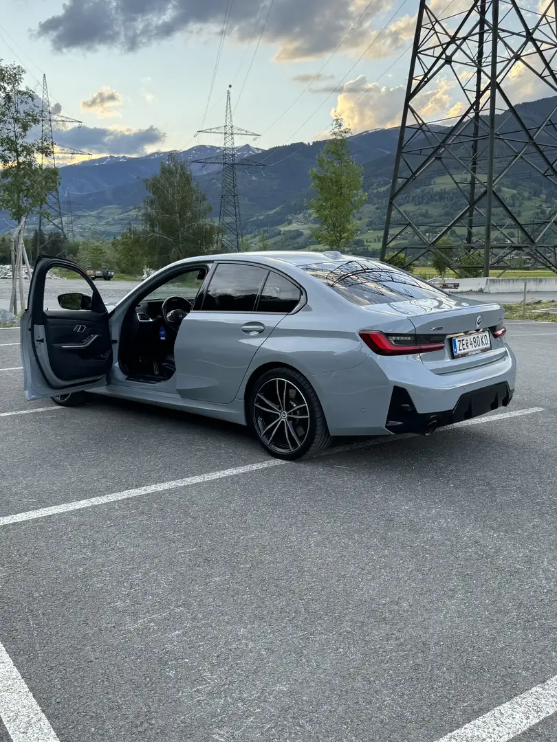 BMW 330 330e xdrive Drive M Sportpaket PRO ALLRAD Grau - 2