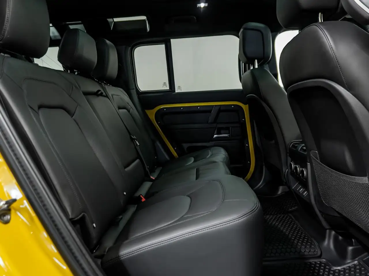 Land Rover Defender photo Land Rover Defender
