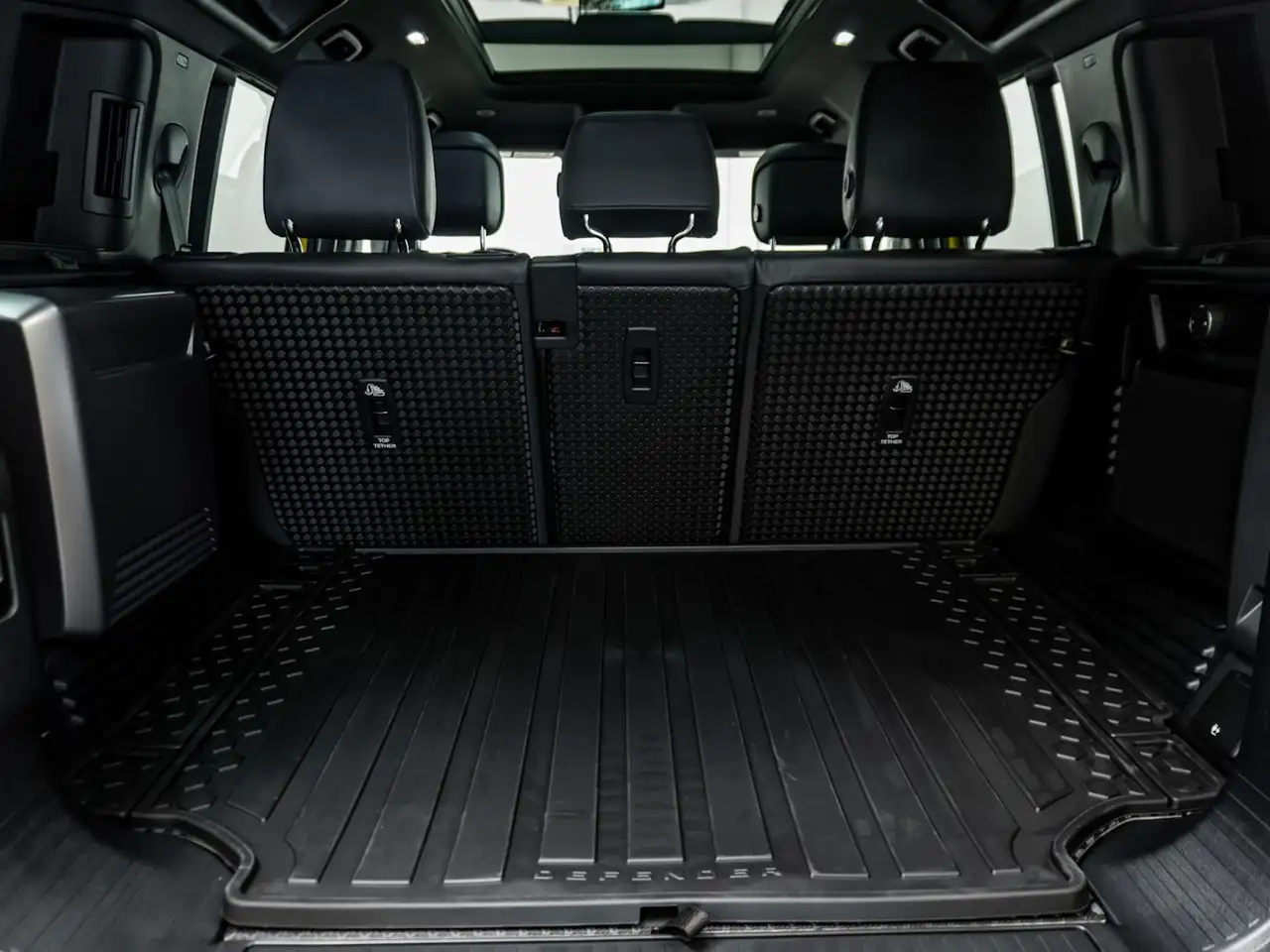 Land Rover Defender photo Land Rover Defender