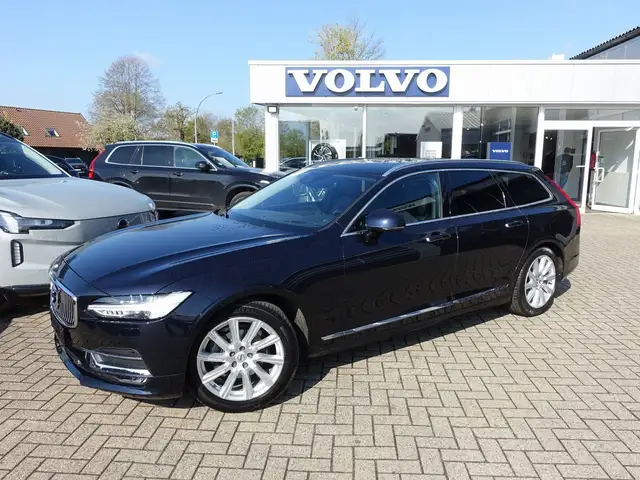 Volvo V90 D4 AWD Inscription/360°Cam/AHK/HeadUp/Pano.