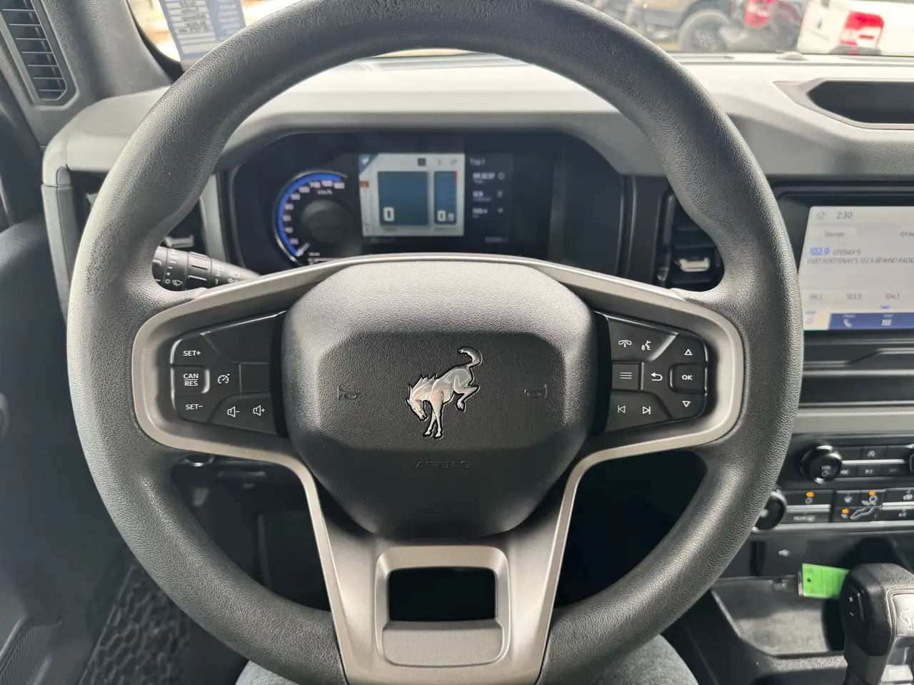 Ford Bronco photo Ford Bronco