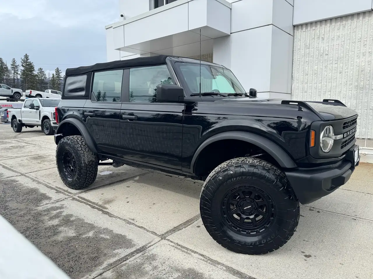 Ford Bronco photo Ford Bronco