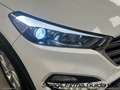 Hyundai TUCSON 1.7 CRDi XPossible Blanc - thumbnail 42
