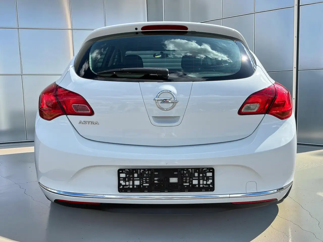 2015 Opel Astra Astra Fließheck 5-Türer 1.6 Selection TÜV* Klima*, photograph 10
