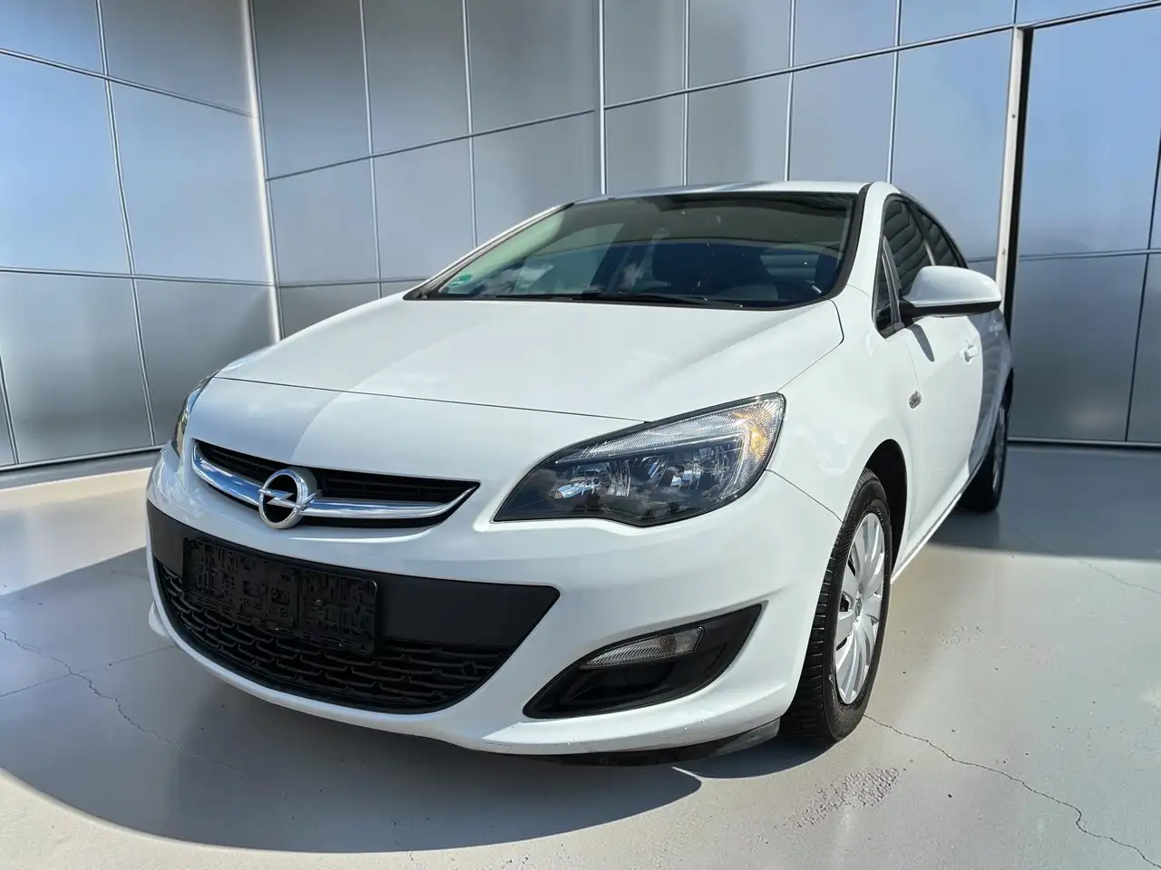 2015 Opel Astra Astra Fließheck 5-Türer 1.6 Selection TÜV* Klima*, photograph 5