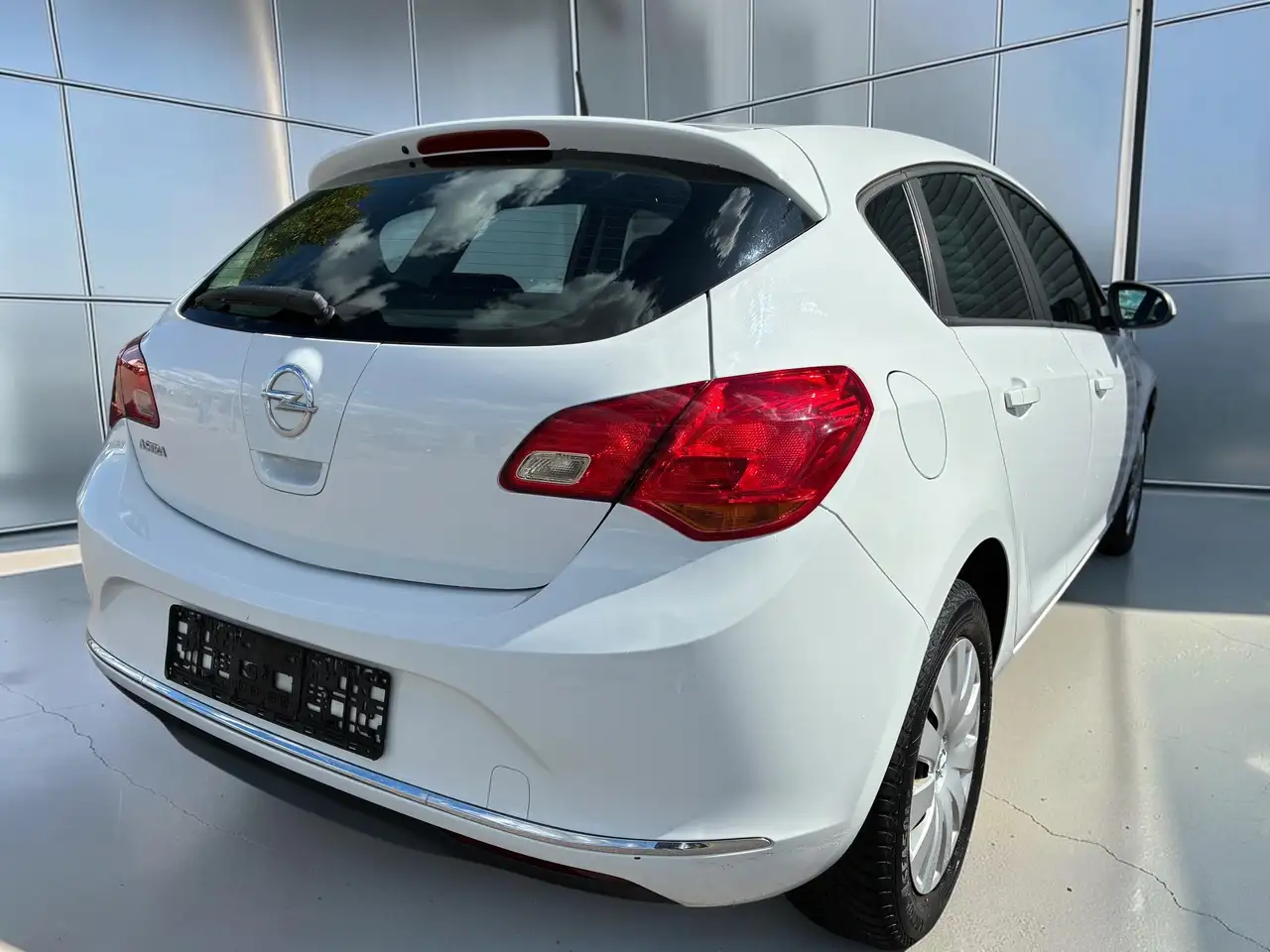 2015 Opel Astra Astra Fließheck 5-Türer 1.6 Selection TÜV* Klima*, photograph 12