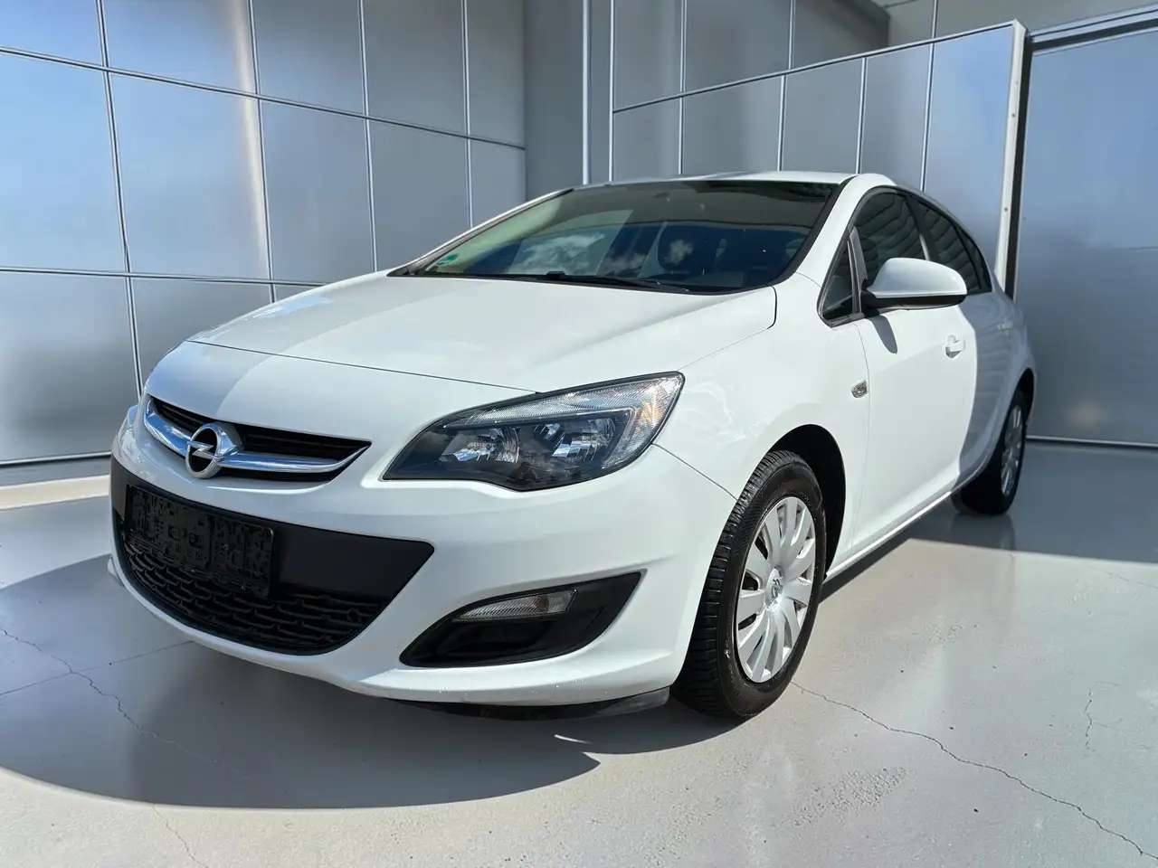 2015 Opel Astra Astra Fließheck 5-Türer 1.6 Selection TÜV* Klima*, photograph 4