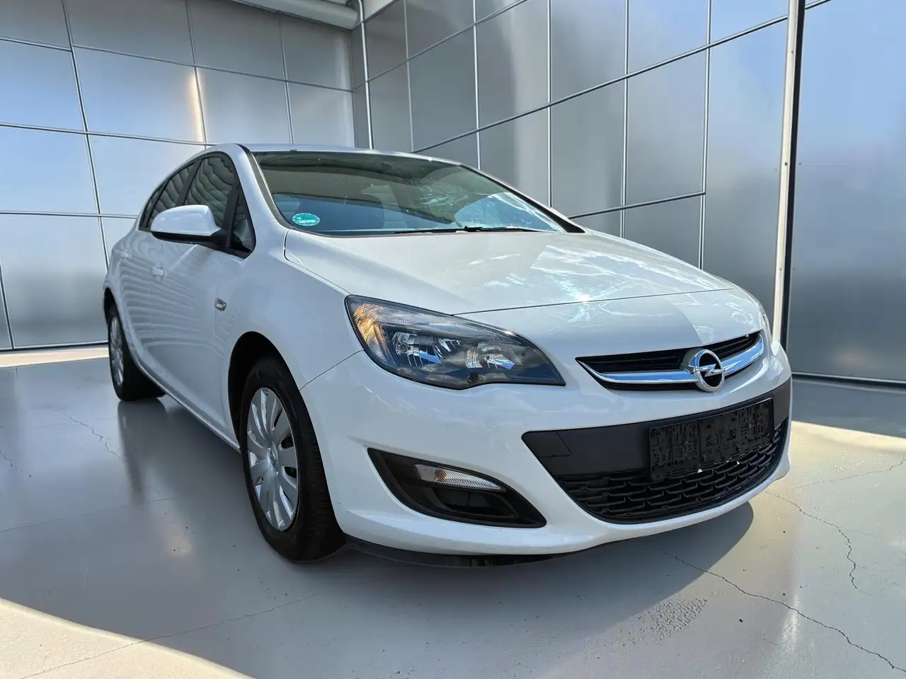 2015 Opel Astra Astra Fließheck 5-Türer 1.6 Selection TÜV* Klima*, photograph 1