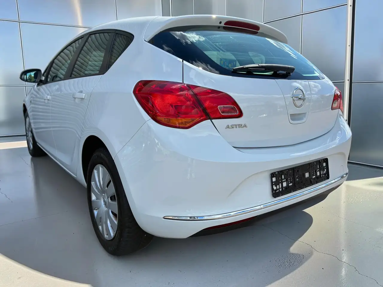 2015 Opel Astra Astra Fließheck 5-Türer 1.6 Selection TÜV* Klima*, photograph 9