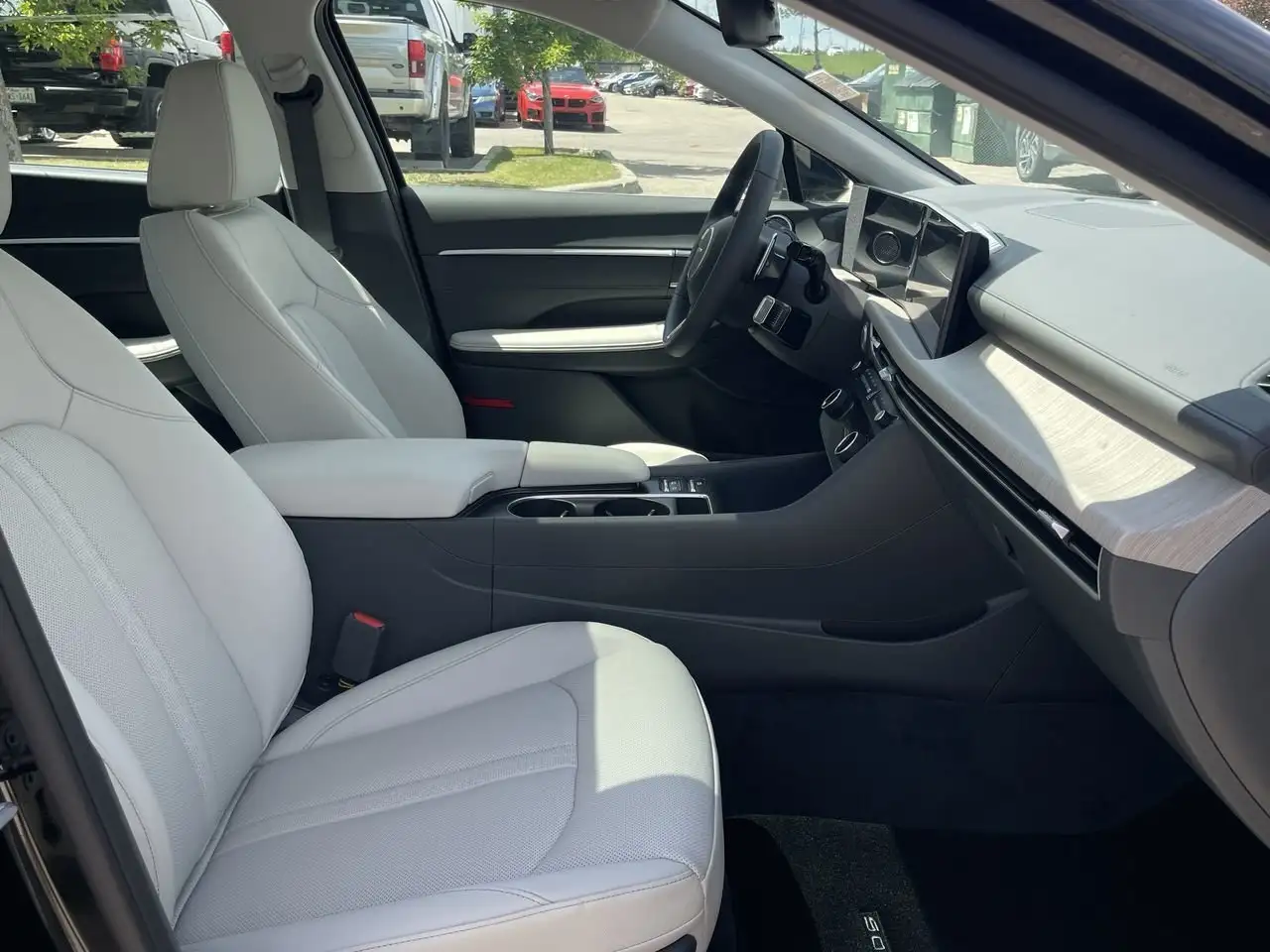 Hyundai SONATA снимка Hyundai SONATA