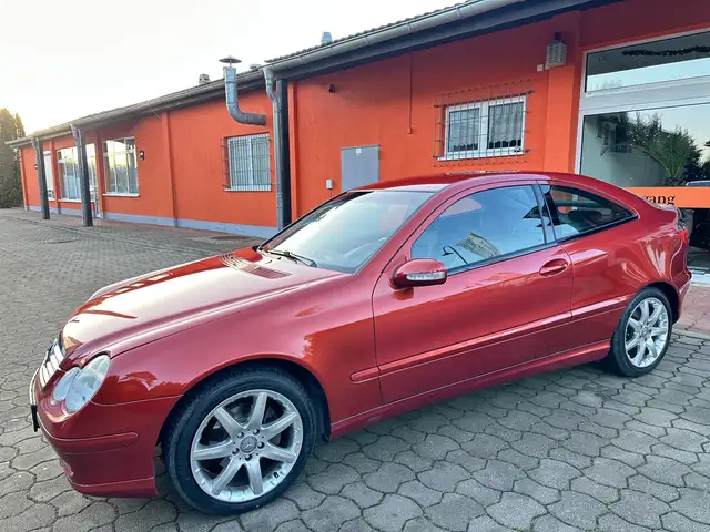 Mercedes-Benz C view 3
