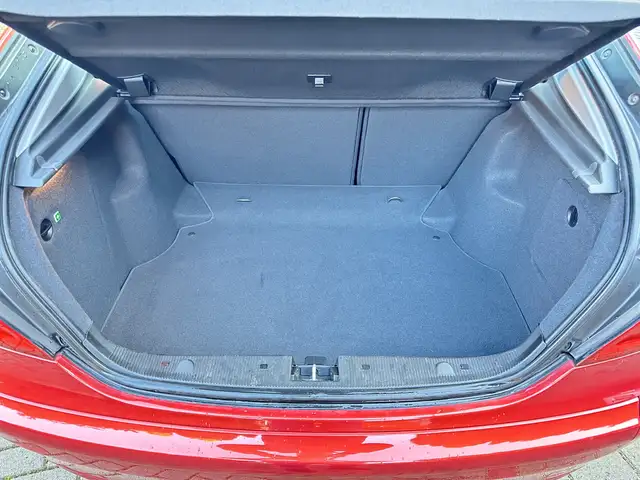 Mercedes-Benz C view 15