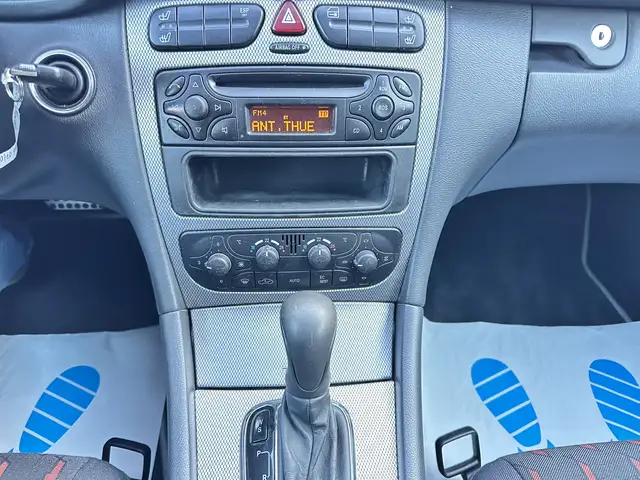 Mercedes-Benz C view 9