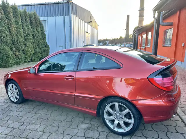 Mercedes-Benz C view 6