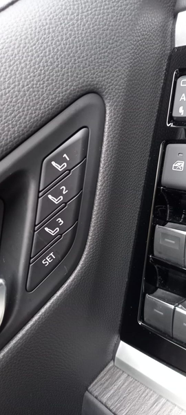Toyota Land Cruiser 300~70thANV+NEU+EUreg+RearTV+415HP+VOLL+HUD — photo 11