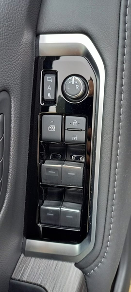 Toyota Land Cruiser 300~70thANV+NEU+EUreg+RearTV+415HP+VOLL+HUD — photo 12